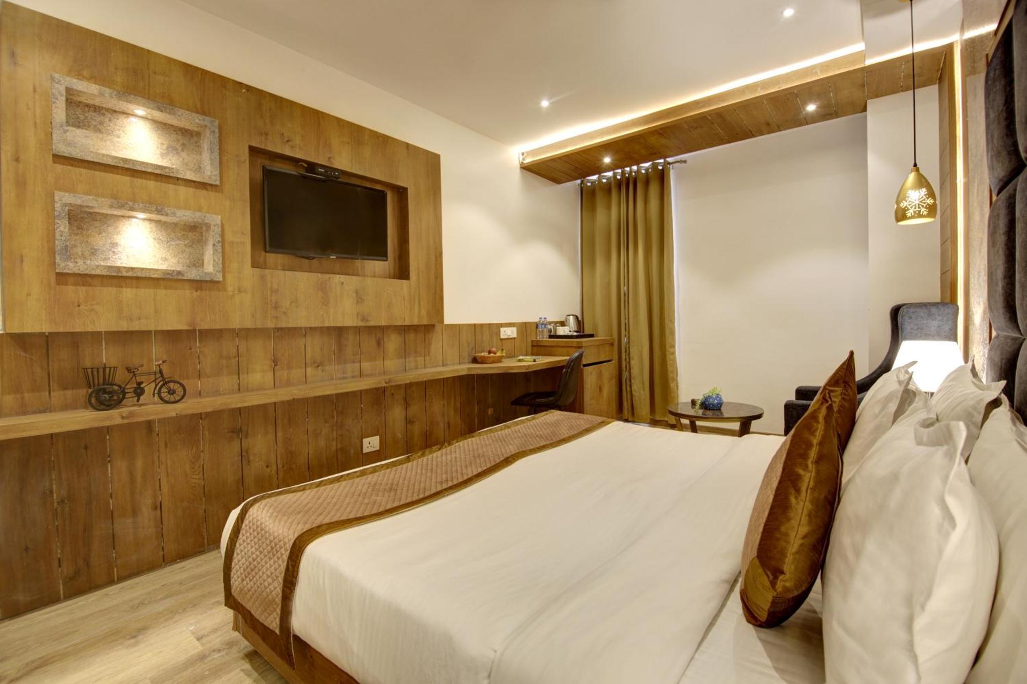 Hotel Town Grand Patel Nagar New Delhi Exterior photo