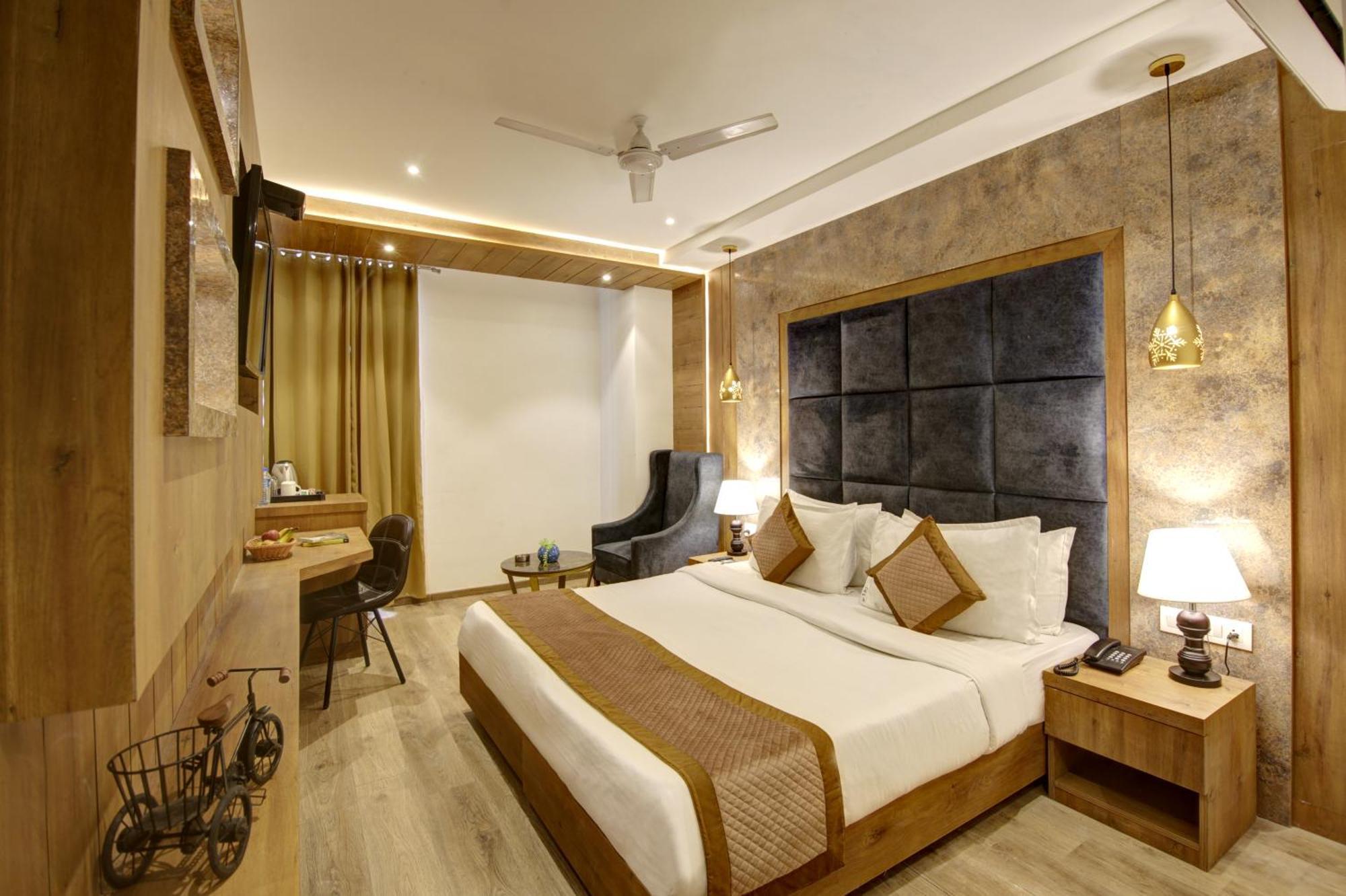 Hotel Town Grand Patel Nagar New Delhi Exterior photo