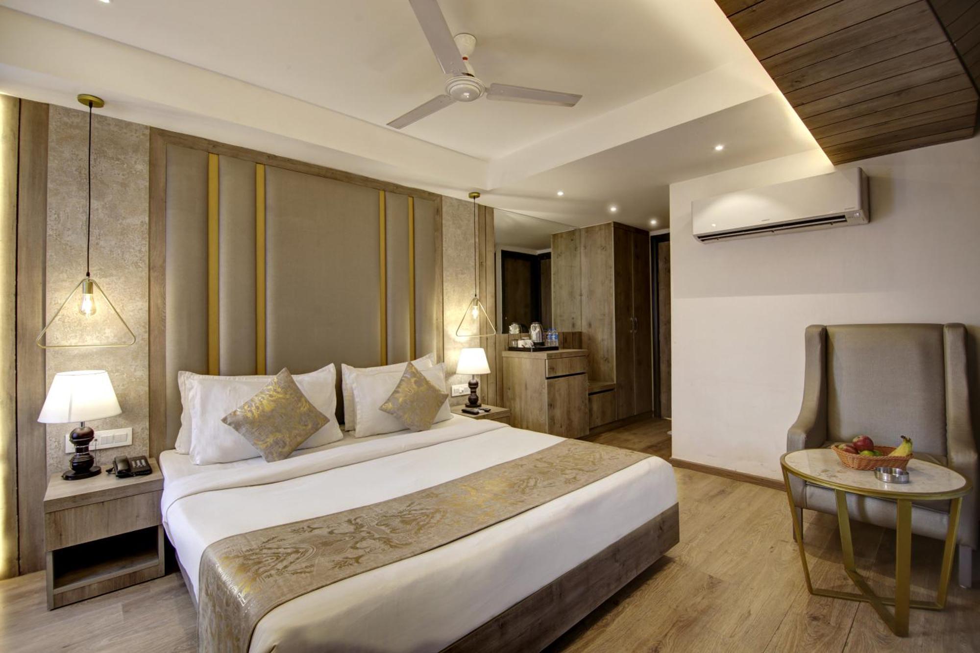 Hotel Town Grand Patel Nagar New Delhi Exterior photo