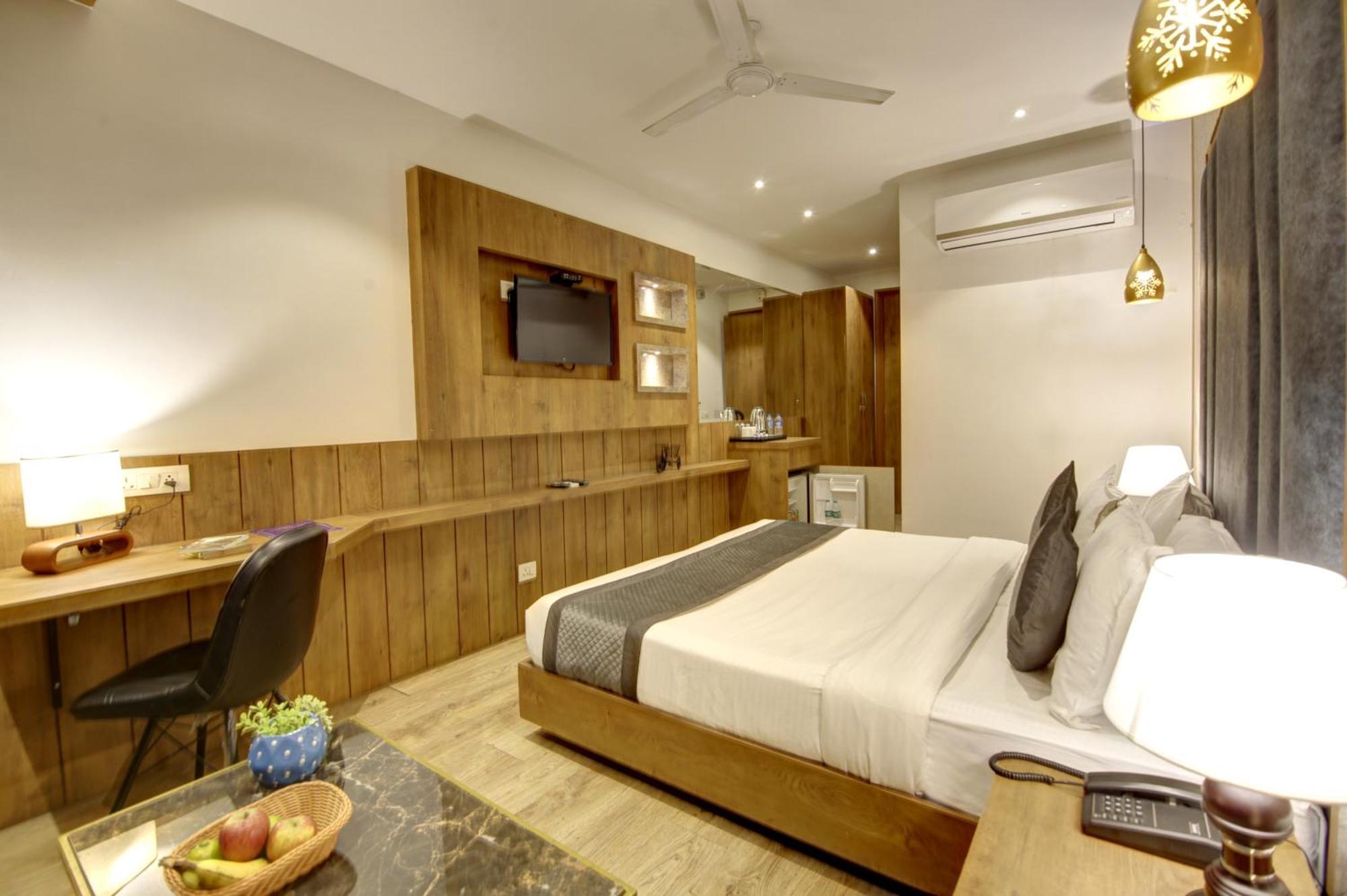 Hotel Town Grand Patel Nagar New Delhi Exterior photo
